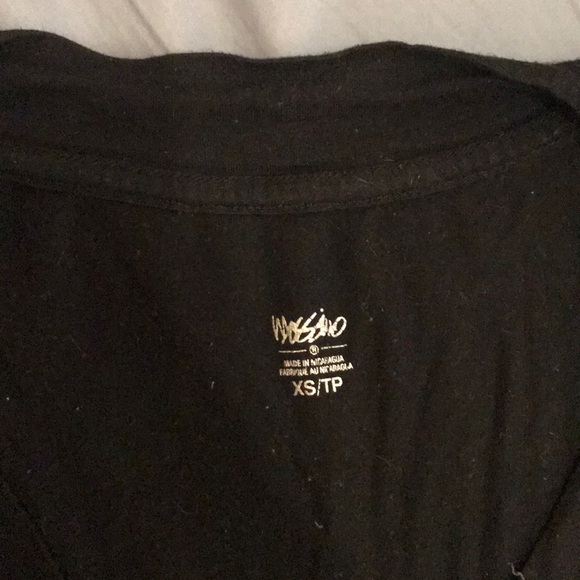 Black t shirt - Picture 2 of 2